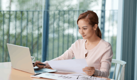 A client utilizing Birth Certificate translation services in New York for immigration filing requirements.