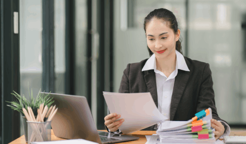 A certified translator in New York ensures the highest accuracy in document translations, providing expertise legal fields.