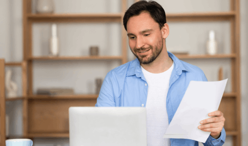 A client learning about the differences between certified and notarized Birth Certificate translations for New York City.