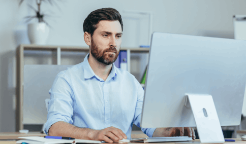 Customer benefiting from professional advice on choosing the right Spanish translation services in NYC.