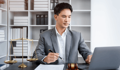 Lawyer in New York receives Certified translation services for important court documents, ensuring legal compliance.