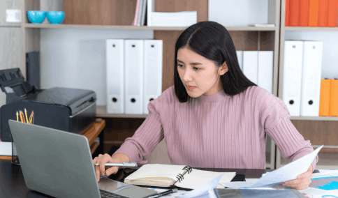 A client utilizing Certified translation for official documents, ensuring the highest level of accuracy for legal purposes.